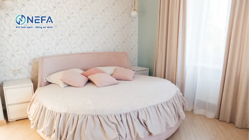 Phòng có thiết kế gam màu nóng