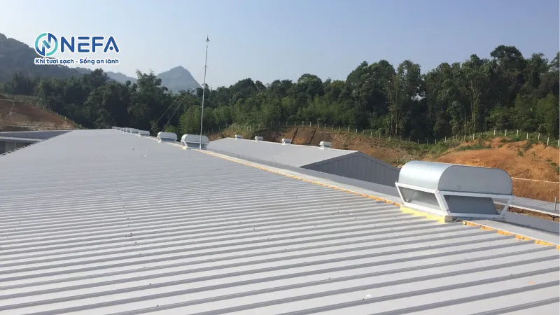 Quạt hút mái giếng trời chạy điện