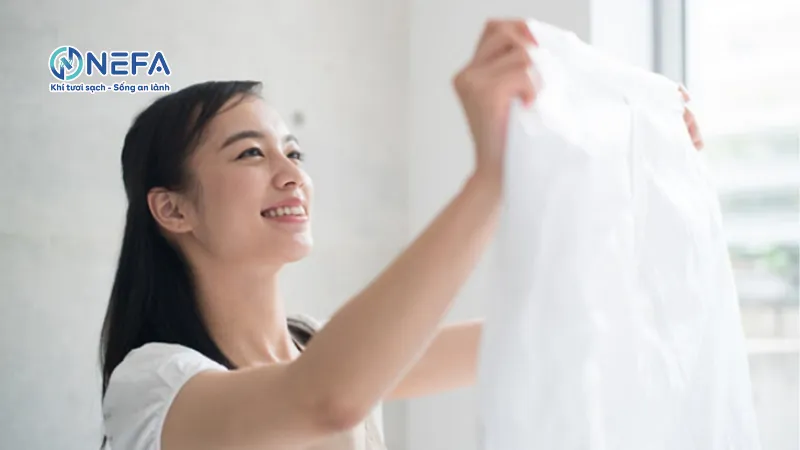 Giũ quần áo trước khi sử dụng