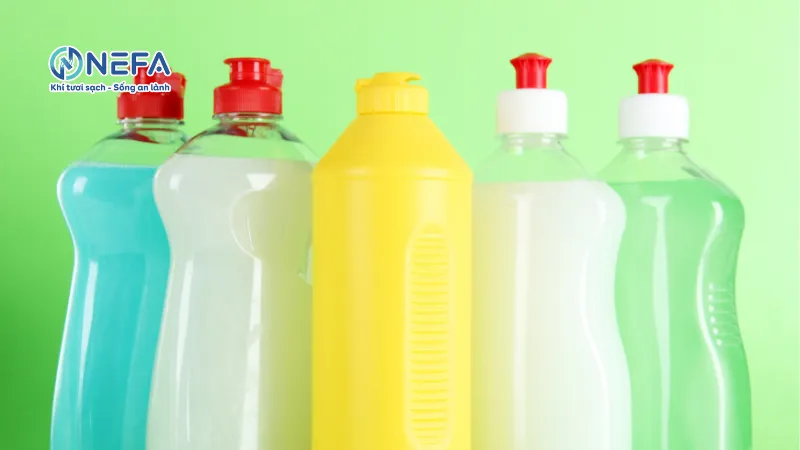 Khử mùi khai nước tiểu mèo bằng nước rửa chén