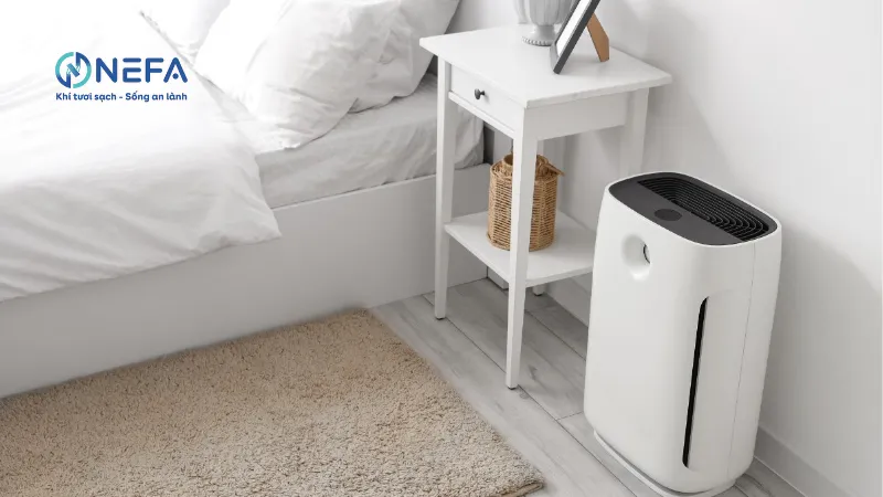 Bật máy lọc không khí có phải đóng kín cửa không?