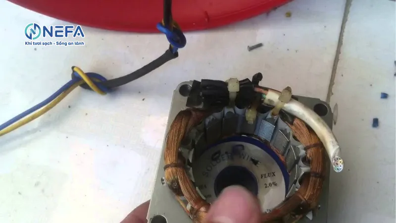 Dây điện bị đứt