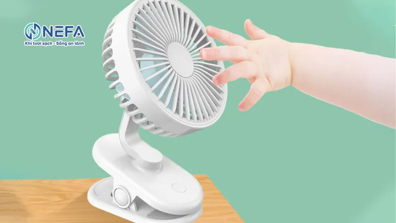 Quạt làm mát sạc mini