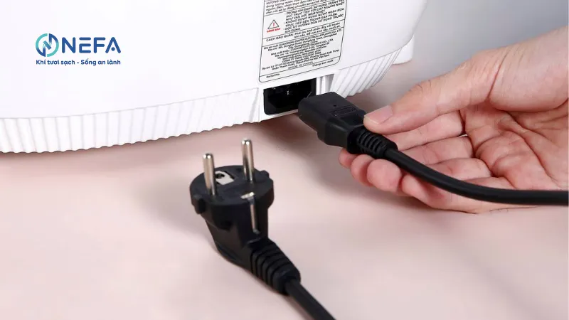 Dây nguồn hoặc phích cắm bị hỏng
