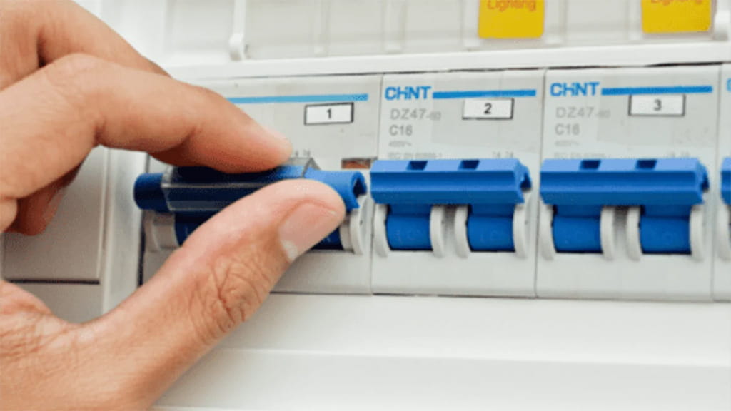 Ngắt nguồn điện trước khi tiến hành lắp đặt.