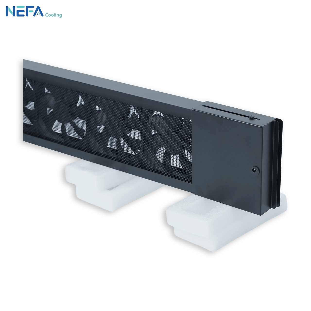 Quạt thiết kế kéo dài 122-132cm, phù hợp cửa kính lớn.