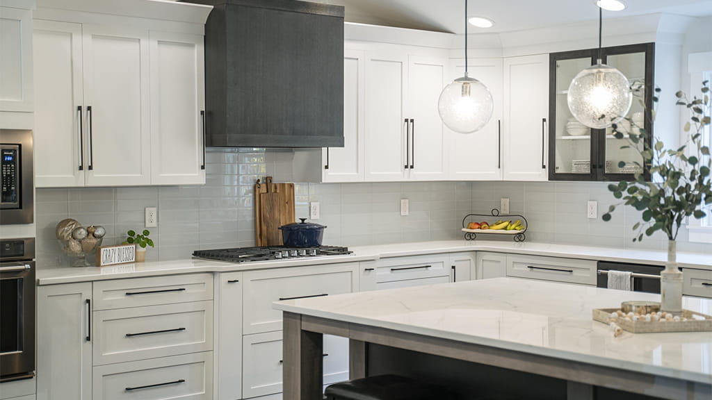 Tìm hiểu ưu và nhược điểm của máy hút mùi âm tủ.